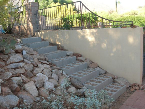 escada com blocos de concreto 